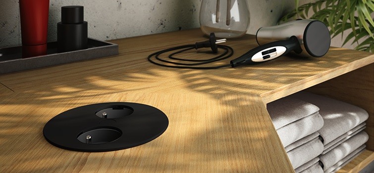 Designové zásuvky, které splynou s okolím