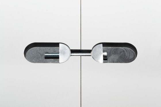 Spojovací kování pro kompaktní desky tl.12 a 16mm