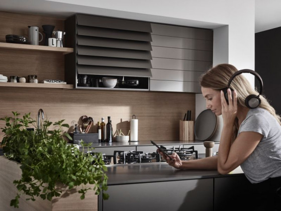 REHAU Flipdoor Piano, matná/korpus černý 900/780 mm