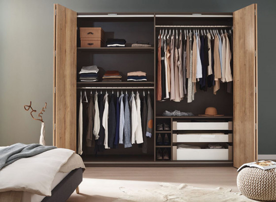 K-HETTICH WingLine L Pull2M,5kg,bez dolního vedení,1200mm,6 závěsů P,L+P černá