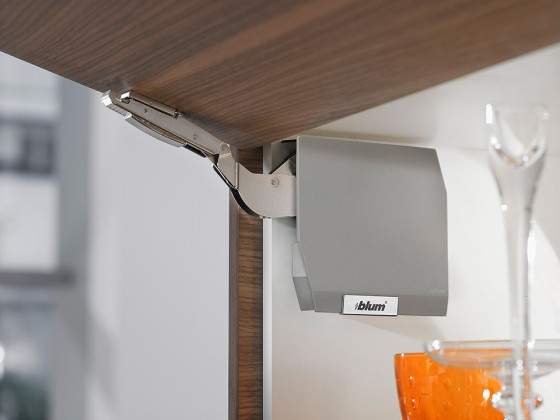 K-BLUM 20K2C00T Aventos HK-S Tip-on střední šedý bez pístku nová krytka