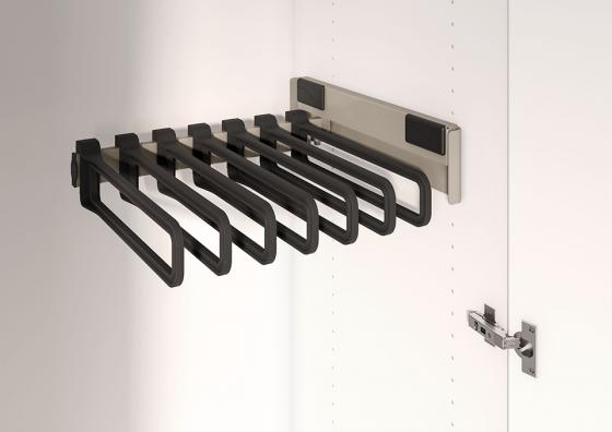 KES Conero, boční výsuv na kalhoty, 475mm, 7 věšáků, champagne gold