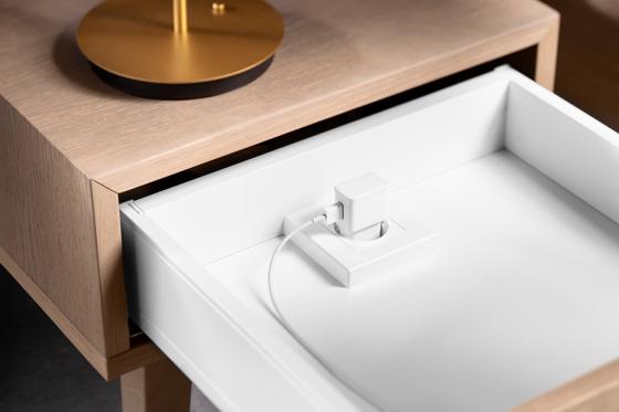 BLUM ESS.B01EB Amperos napájecí prvek a kabel, zásuvka FR, bílá lesk