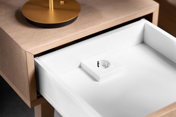 BLUM ESS.B01FA Amperos napájecí prvek a kabel, zásuvka SCH, bílá lesk