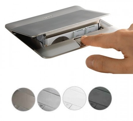 LEGRAND Pop-up 1 x elektrická zásuvka 230 V, 1 x USB, hliník