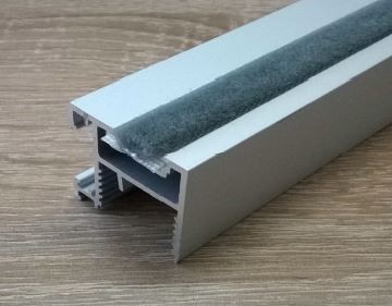 S-kartáč dorazový nízký 12,8x4,6mm šedý