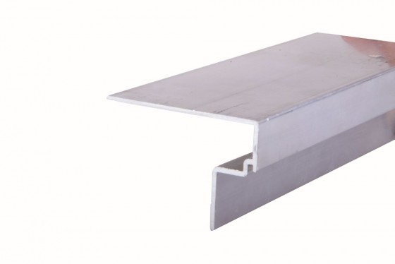 REHAU krycí lišta s přesahem Alu spodní díl