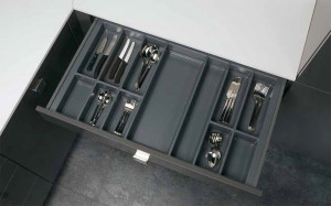 K-StrongMax 16 zásuvka H89/500mm, bílá, příborník Classico 900 zrnitá bílá