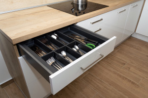 K-StrongMax 16 zásuvka H89/500mm, černá, příborník Classico Kristall 600 černá