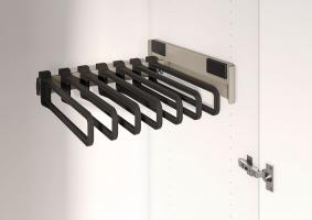 KES Conero, boční výsuv na kalhoty, 475mm, 7 věšáků, champagne gold