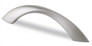 HETTICH 9112597 Úchytka Coria 128 chrom matný